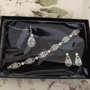 Costume jewelry set